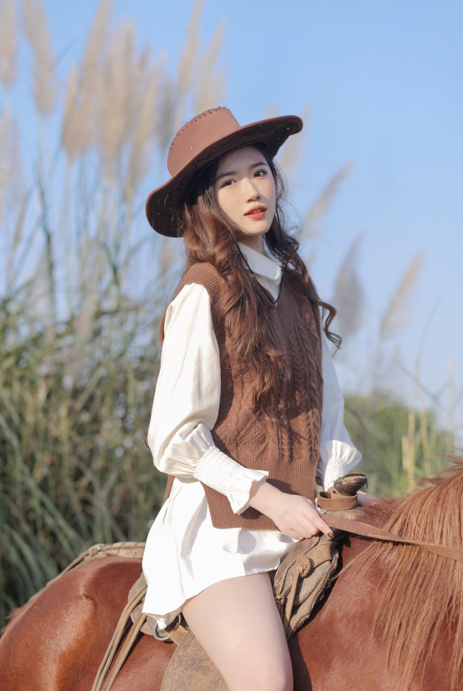 Nữ sinh 2K hóa thân nàng cao bồi quyến rũ - Hình 2 Nu sinh 2K hoa than nang cao boi quyen ru-Hinh-2