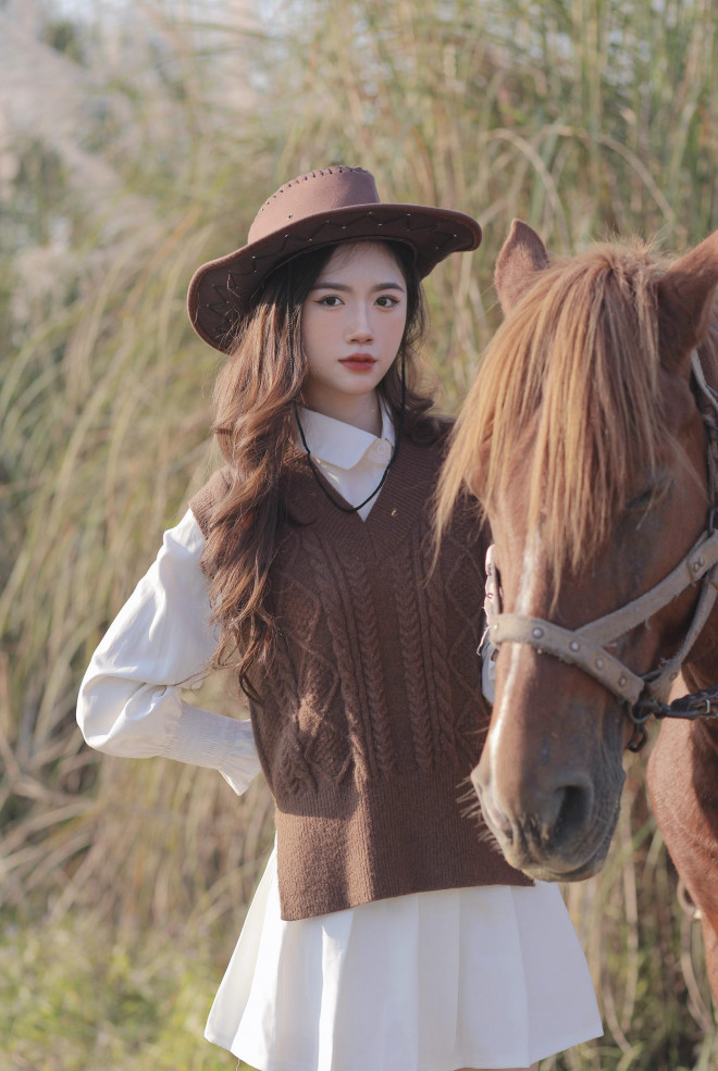 Nữ sinh 2K hóa thân nàng cao bồi quyến rũ - Hình 3 Nu sinh 2K hoa than nang cao boi quyen ru-Hinh-3