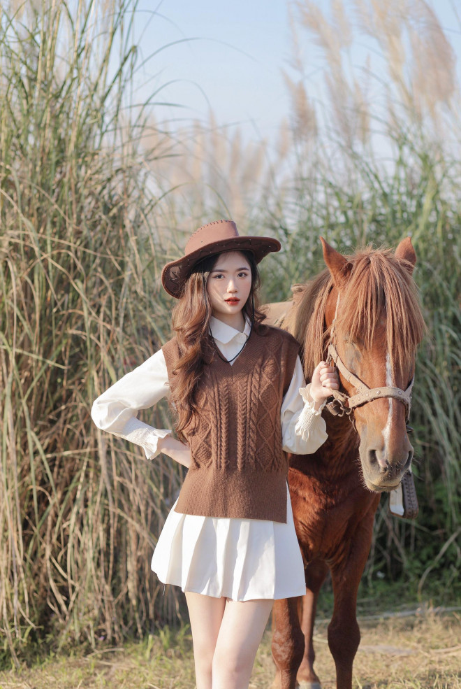 Nữ sinh 2K hóa thân nàng cao bồi quyến rũ - Hình 7 Nu sinh 2K hoa than nang cao boi quyen ru-Hinh-7