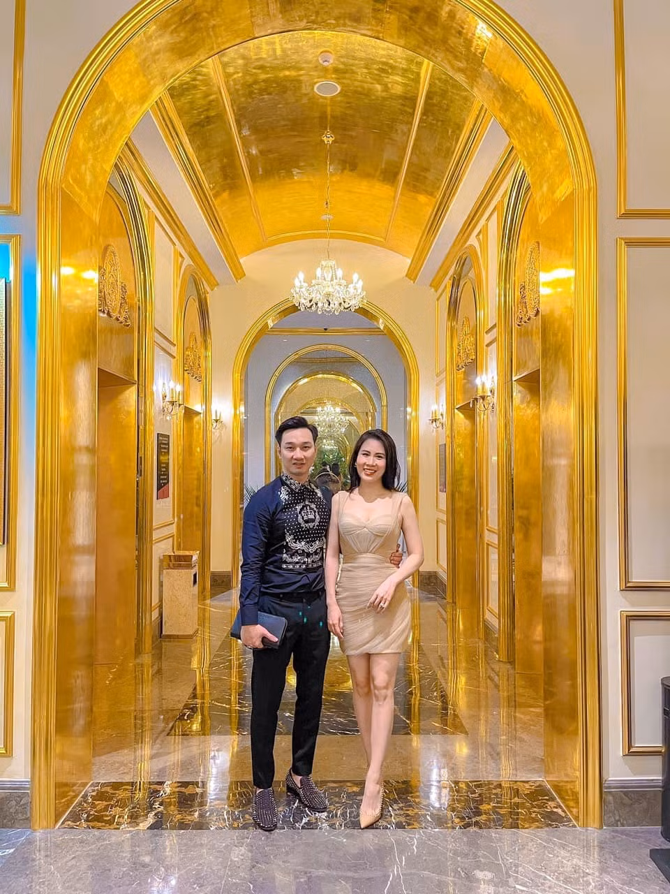 Dù đã bên nhau 7 năm nhưng Ngọc Hương và Thành Trung vẫn giữ được tình cảm mặn nồng. Tháng 7/2020, Thành Trung và vợ dọn về căn hộ rộng 260 m2, trị giá 18 tỷ tại Hà Nội để các con có không gian sống tốt hơn.