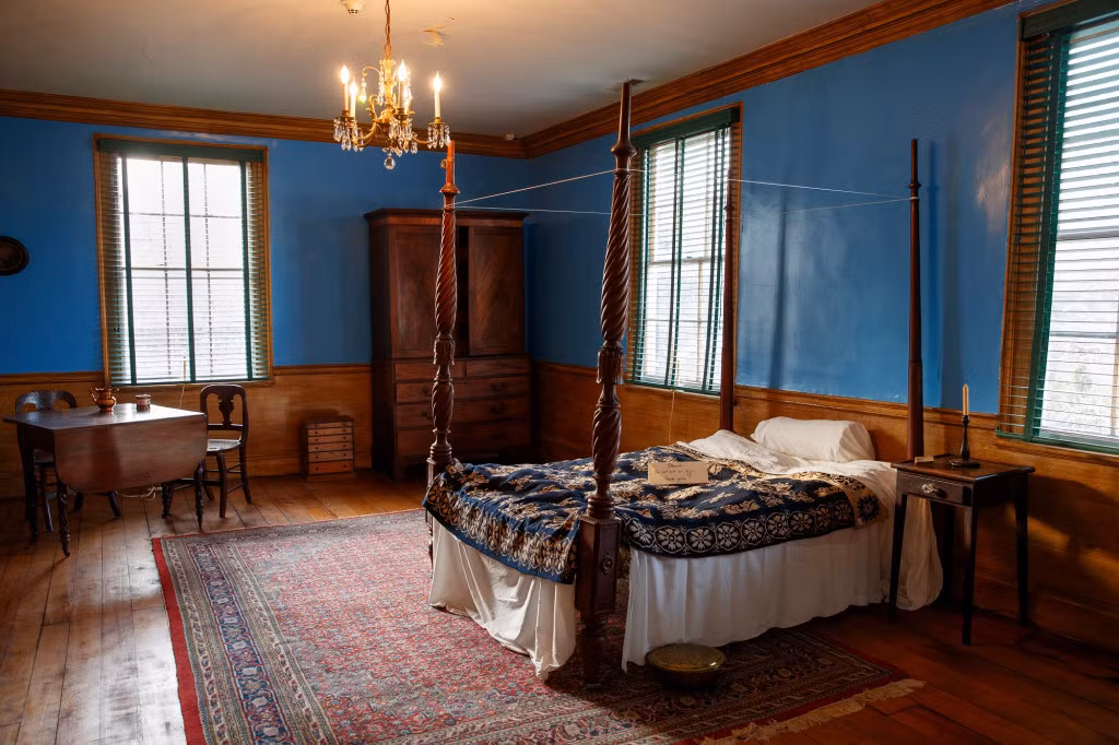 Song mien phi trong dinh thu 2.000m2 hon 30 nam-Hinh-2