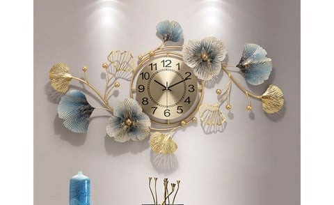 Vo chong khac khau, kiem tra xem co pham phai sai lam khi treo dong ho?