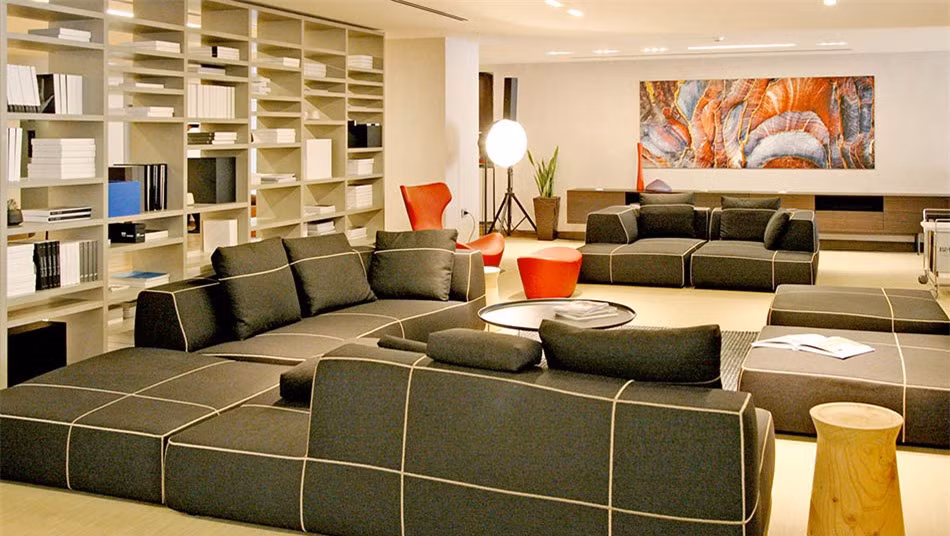  Poliform nổi tiếng là thương hiệu nội thất sang trọng chỉ cung cấp thiết bị nội thất theo từng bộ riêng biệt với giá rất đắt đỏ. 