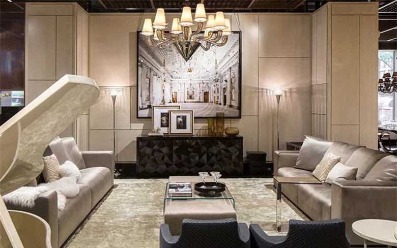 ##sc### Fendi Casa mang đến cho thế giới nội thất những sản phẩm độc đáo, mang màu sắc đương đại. Nhiều sản phẩm thủ công của thương hiệu này dù đắt bằng cả gia tài nhưng vẫn "cháy hàng". 