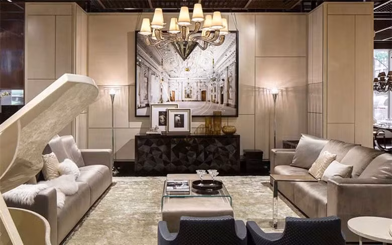  Fendi Casa mang đến cho thế giới nội thất những sản phẩm độc đáo, mang màu sắc đương đại. Nhiều sản phẩm thủ công của thương hiệu này dù đắt bằng cả gia tài nhưng vẫn "cháy hàng". 