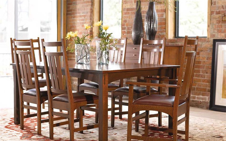 ##sc### Có lịch sử lâu đời (1946), Henkel Harris là thương hiệu nội thất nổi tiếng của Mỹ với các sản phẩm cao cấp phục vụ giới nhà giàu. 