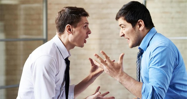 Mẹ trước khi chết đem tài sản cho hàng xóm, con tức tối đi gây sự - Hình 2 Me truoc khi chet dem tai san cho hang xom, con tuc toi di gay su-Hinh-2