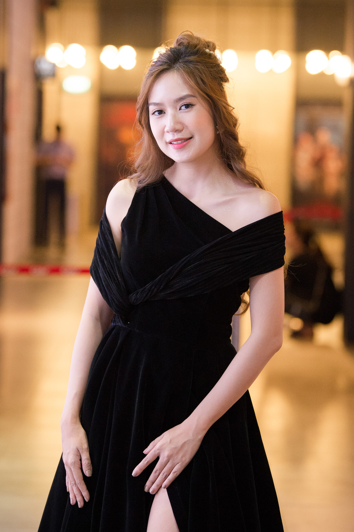 "Nóc nhà quyền lực" không những đẹp mà còn giỏi giang của sao Việt "Nóc nhà quyền lực" không những đẹp mà còn giỏi giang của sao Việt ảnh 1