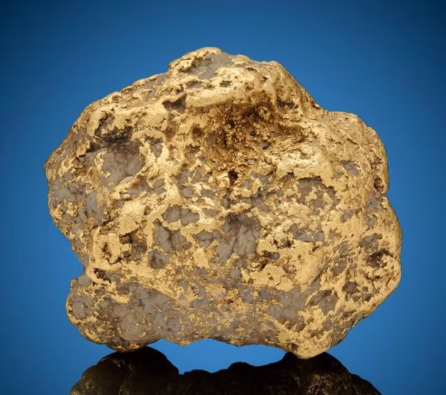 Can canh khoi vang khung 10kg tim thay o Alaska