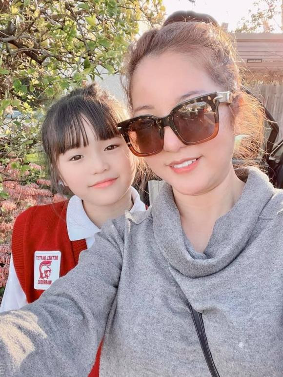 Con gai Thuy Nga da di hoc tro lai, dung mao moi nhat gay chu y-Hinh-6