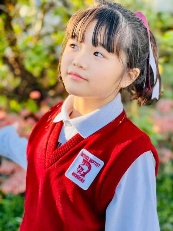 Con gai Thuy Nga da di hoc tro lai, dung mao moi nhat gay chu y-Hinh-5