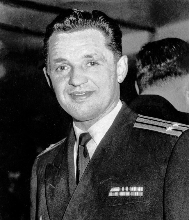 Vu be boi giua chinh tri gia Anh va nu diep vien Lien Xo-Hinh-5