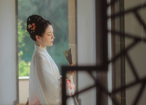 Số phận của mỹ nhân làm hoàng hậu 1 tháng đã bị biếm lãnh cung - Hình 5 So phan cua my nhan lam hoang hau 1 thang da bi biem lanh cung-Hinh-5