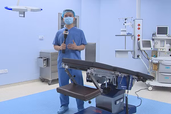 "Nếu chỉ một cá nhân chẳng may bị nhiễm ở đài, sẽ làm ảnh hưởng đến toàn bộ bộ máy và hoạt động của toàn bộ các kênh sóng khi tất cả bị phong toả dù chỉ là tạm thời", MC Hạnh Phúc cho biết. Các phóng viên ở đài cũng chia kíp đi làm và có khu làm việc riêng ở sảnh phụ trợ để hạn chế tối đa rủi ro. Các khách mời của các chương trình cũng bị hạn chế, phần lớn gọi Facetime, Streambox,... để đảm bảo an toàn mà vẫn có thông tin cập nhật.