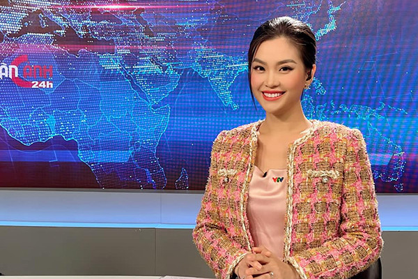 br/> Á hậu Diễm Trang cho biết việc ghi hình của cô cũng theo nguyên tắc 1 tuần làm, 1 tuần nghỉ để tránh việc lây nhiễm chéo. Các chương trình MC của cô đều bị hủy nên cô tập trung cho việc dẫn chương trình ở đài truyền hình. Trong mùa dịch, cô ở nhà là chủ yếu để đảm bảo an toàn, nấu nướng và tập chơi Tiktok. Á hậu Việt Nam 2014 cho biết cô cảm thấy vui vẻ và trẻ lại khi cập nhật các xu hướng trên mạng xã hội.