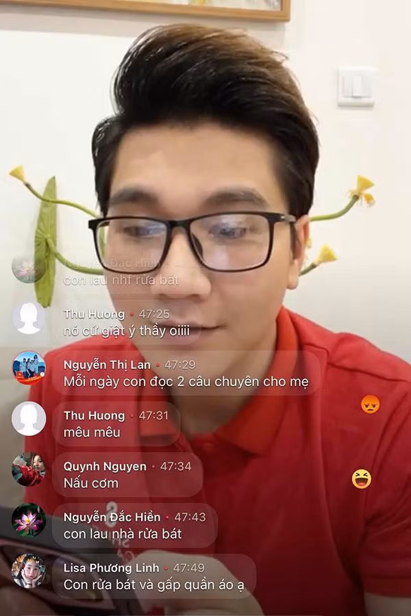 br/> Ở nhà, anh "phát hiện" ra các công việc mới như nấu ăn và livestream chia sẻ kiến thức tới các bạn thiếu nhi, giúp các bạn tự tin và có những ngày dịch ý nghĩa hơn. Công việc này anh làm đều đặn tối thứ 5 hàng tuần. Công Tố tin tưởng cuộc sống sẽ quay trở lại bình thường và nhận thấy những ngày dịch đã rèn luyện cho mọi người những thói quen, đức tính tốt, là trải nghiệm hữu ích cho sự phát triển của tư duy, nhận thức cho mỗi người.