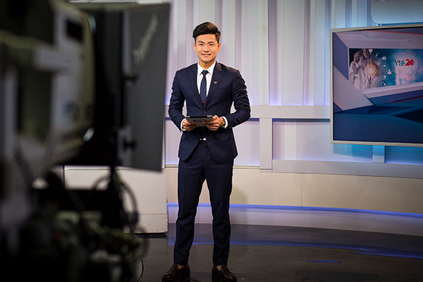 Phương Nam chia sẻ được làm việc liên tục và chia sẻ những câu chuyện của các y bác sĩ, phóng viên tuyến đầu đến với khán giả hàng ngày là một nhiệm vụ rất đáng tự hào của những người làm truyền hình. Ngoài ra, trong suốt 1 tháng vừa qua, anh không thể cắt tóc do quy định hạn chế, vậy nên anh phải tự điều chỉnh mái tóc bồng bềnh để phù hợp lên sóng.