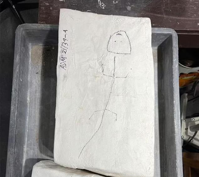 Xuong song ma quai hien ra tren vach da: loai chua tung biet tren the gioi-Hinh-2