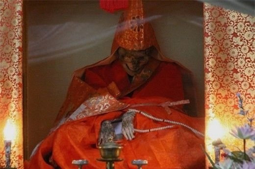 Những tập tục mai táng kỳ quái trên thế giới ảnh 3