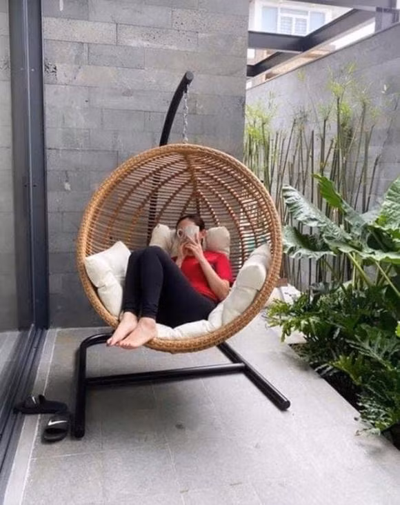 Toc Tien bat ngo va ngam am chi: 