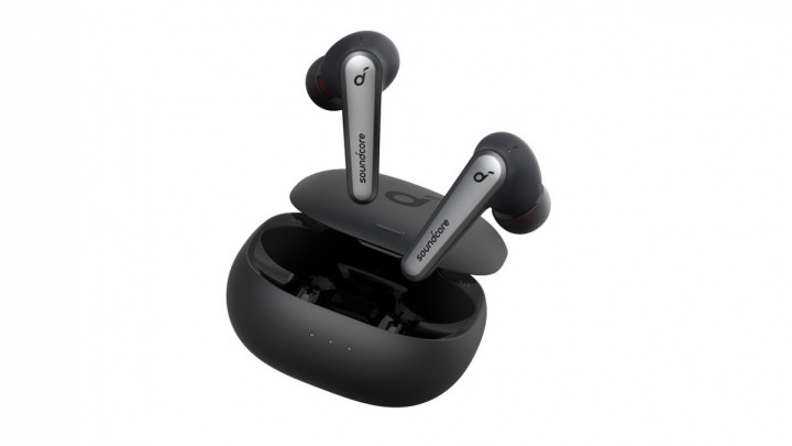 Liberty Air 2 Pro được trang bị các điều khiển cảm ứng có thể tùy chỉnh nhờ ứng dụng Soundcore, bao gồm nhiều lựa chọn bộ chỉnh âm, cũng như chức năng HearID để điều chỉnh việc tái tạo âm thanh phù hợp với thính giác của mỗi người. Âm thanh dễ chịu, với âm trầm hiện diện ở cấu hình mặc định, khả năng khử tiếng ồn chủ động (ANC) đạt yêu cầu.