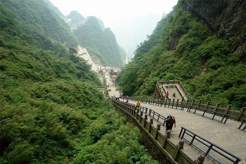 Câu chuyện thần bí xung quanh cổng trời Trung Quốc ảnh 3