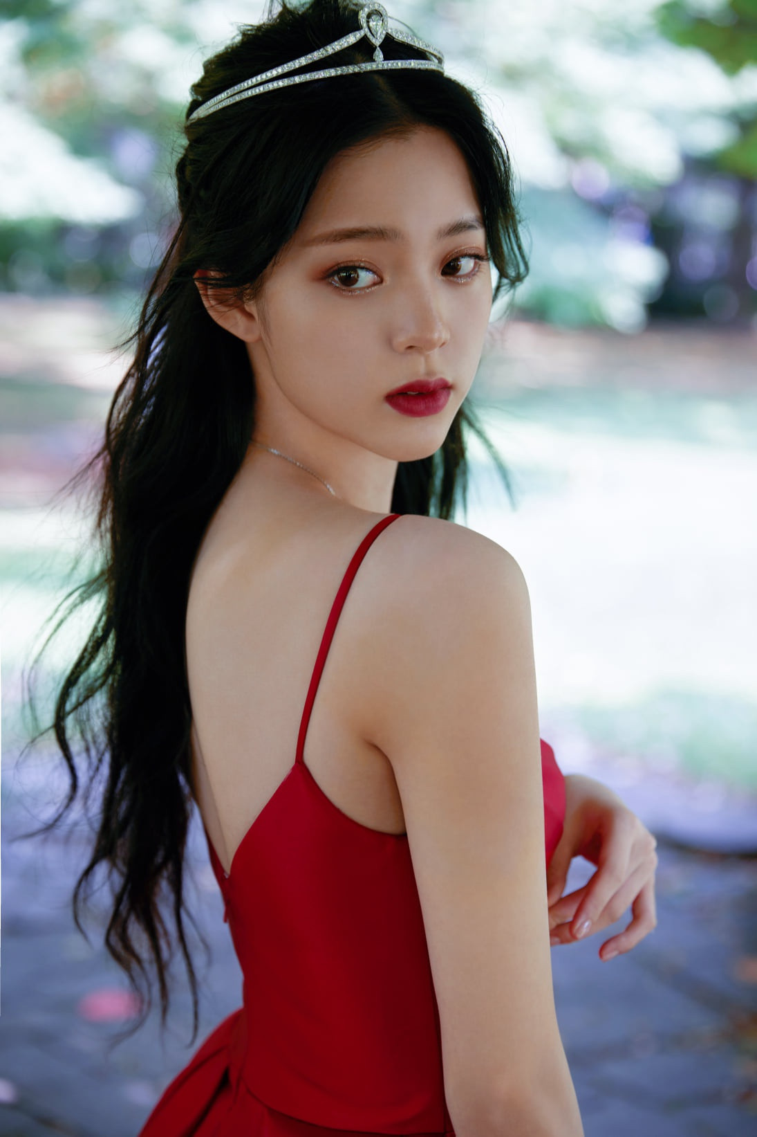 Dich Le Nhiet Ba bi quay roi va noi am anh cua cac sao nu-Hinh-3