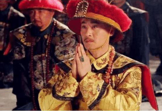 Cháu nội Càn Long thực hành tiết kiệm Chau noi Can Long thuc hanh tiet kiem