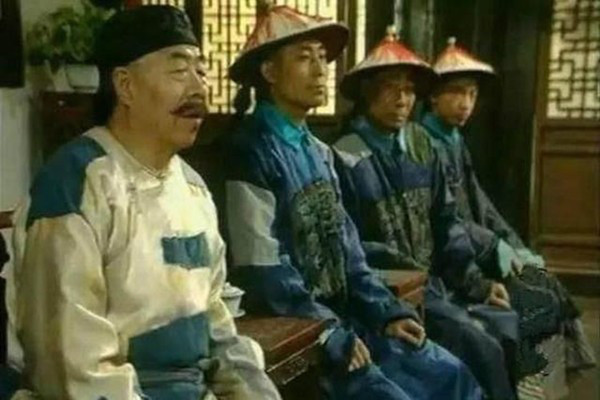 Cháu nội Càn Long thực hành tiết kiệm - Hình 2 Chau noi Can Long thuc hanh tiet kiem-Hinh-2