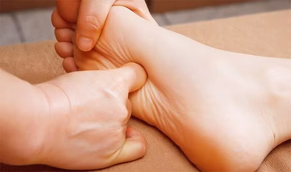 10 phút trước khi đi ngủ cứ bấm đúng huyệt đạo này là ngủ ngon - Hình 3 10 phut truoc khi di ngu cu bam dung huyet dao nay la ngu ngon-Hinh-3