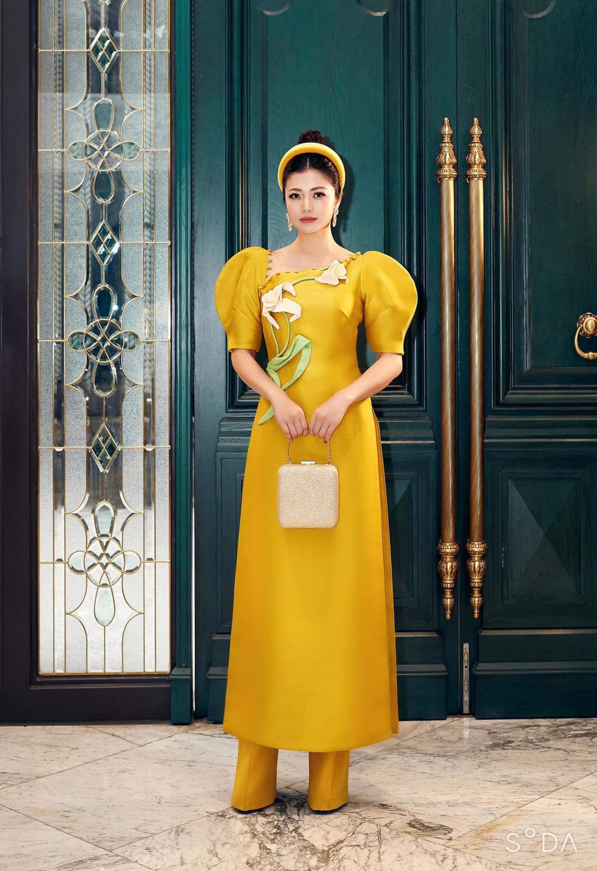 Là diễn viên tay ngang nhưng Kiều Anh có gia tài phim kha khá với các vai diễn trong: Phía trước là bầu trời, Tình khúc bạch dương, Giọt nước mắt muộn màng, Hai phía chân trời, Những công dân tập thể, Hồ sơ cá sấu và phim điện ảnh Ký ức Điện Biên.