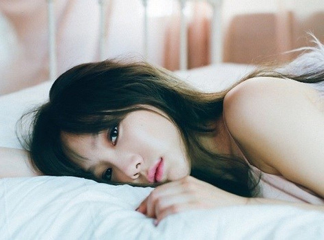 Nhin thay doi tuong xem mat ngoi tren xe lan, toi tuc gian bo ve