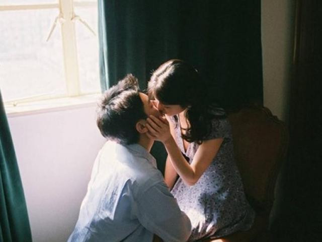 Nhan hat thue cho buoi tiec, toi 