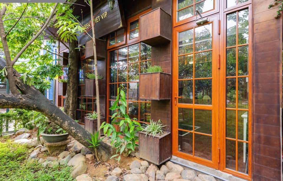 Người đàn ông Hà Nội xây nhà Nhật Bản từ nhôm kính tặng 'bạn học' đặc biệt