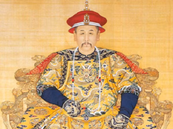 Vua Khang Hi bat ngo chi ra thoi xau cua nguoi dan-Hinh-2