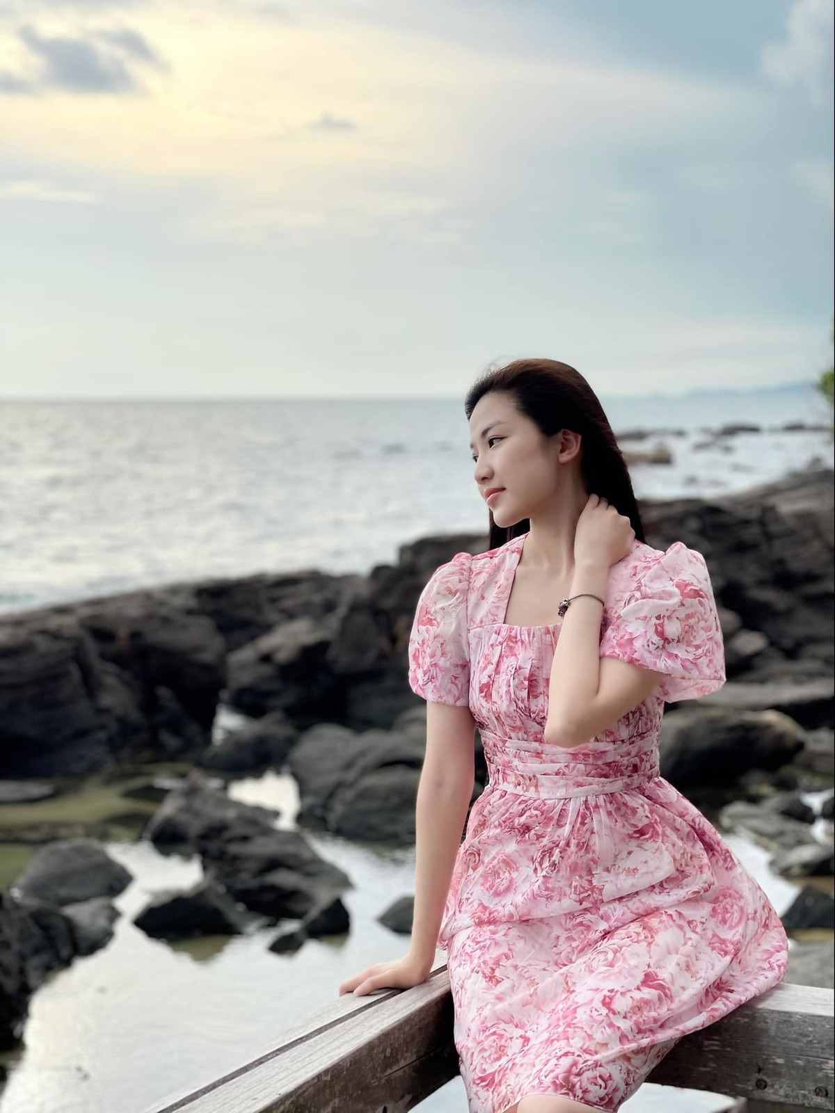 Lương Thanh sinh năm 1996, đến từ Thanh Hóa. Cô được đào tạo bài bản về diễn xuất tại ĐH Sân khấu Điện ảnh Hà Nội.