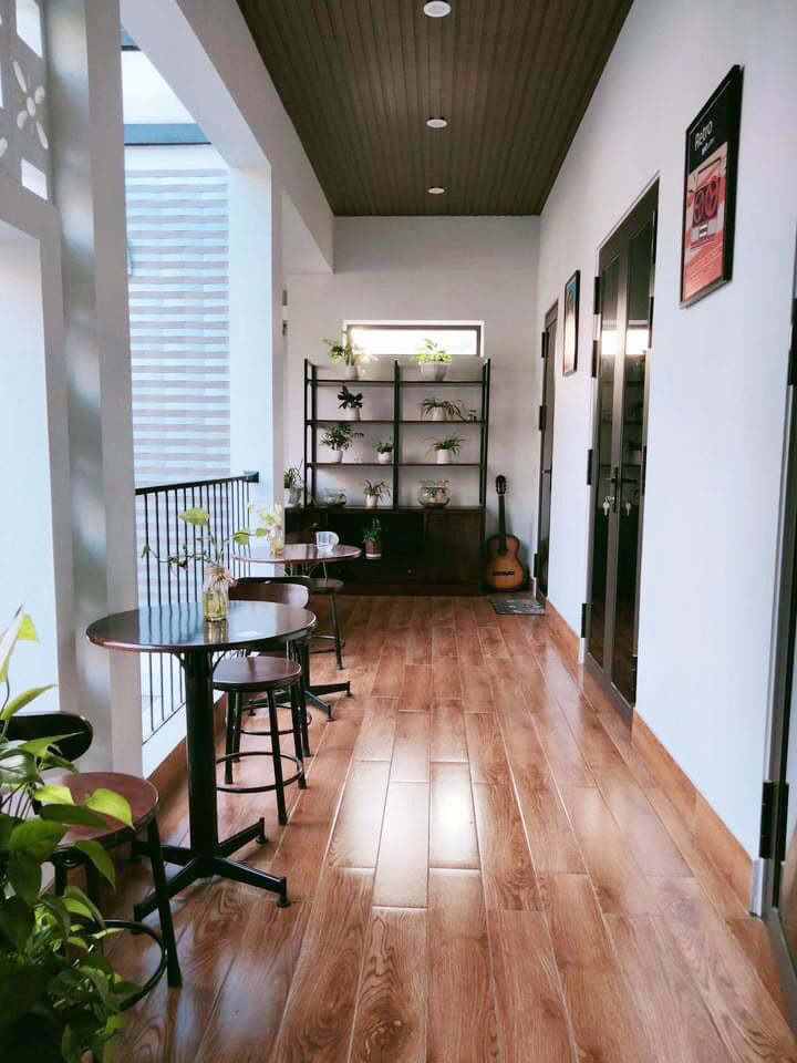 Bo me tron mat khi ngoi nha ngap ung duoc con trai 