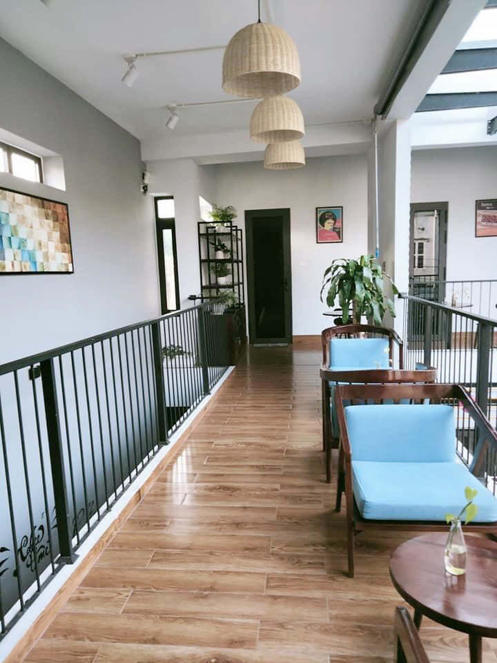 Bo me tron mat khi ngoi nha ngap ung duoc con trai 