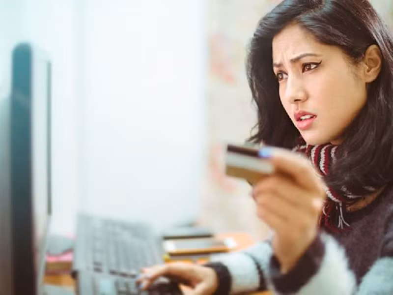 12 loi khi dung the tin dung khien no tro thanh moi 