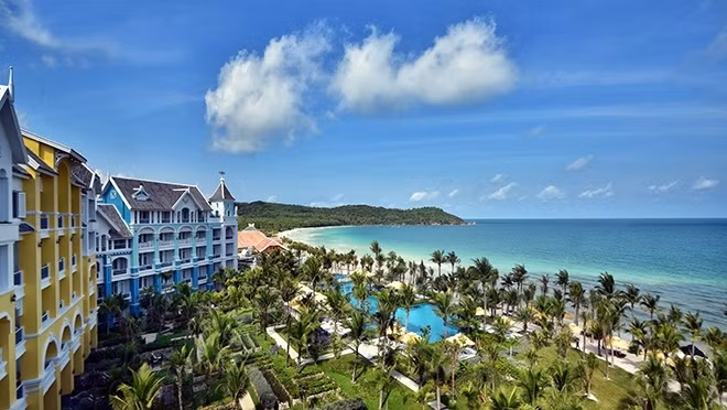 Gia ve may bay giam kich san, khach o at dat tour du lich