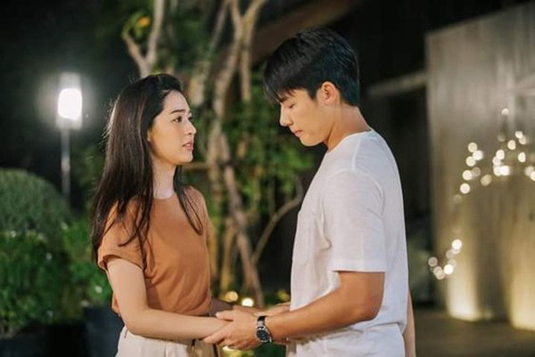 Ve ra mat nha ban trai, me don than chet lang vi hai tu 