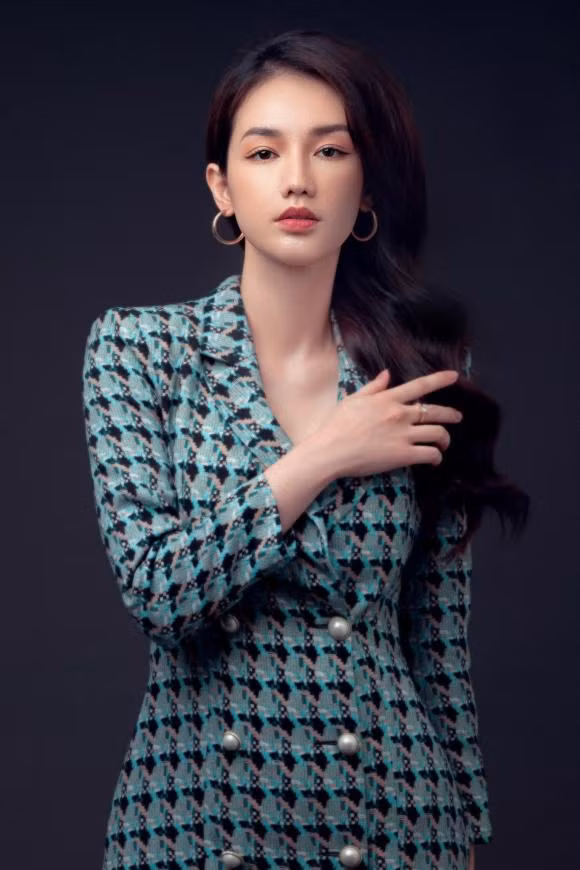 Bi cho la tham viec sau khi roi showbiz, MC Quynh Chi noi gi?-Hinh-2