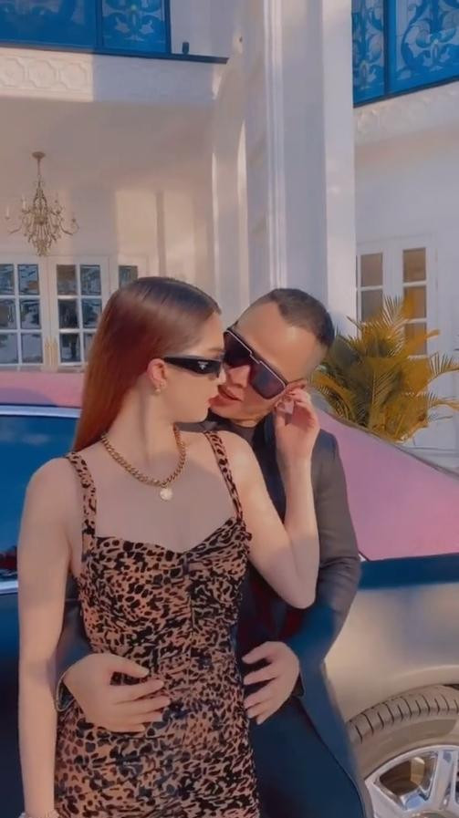 Vu Khac Tiep bop co Ngoc Trinh khien nu hoang noi y lo net xau-Hinh-2