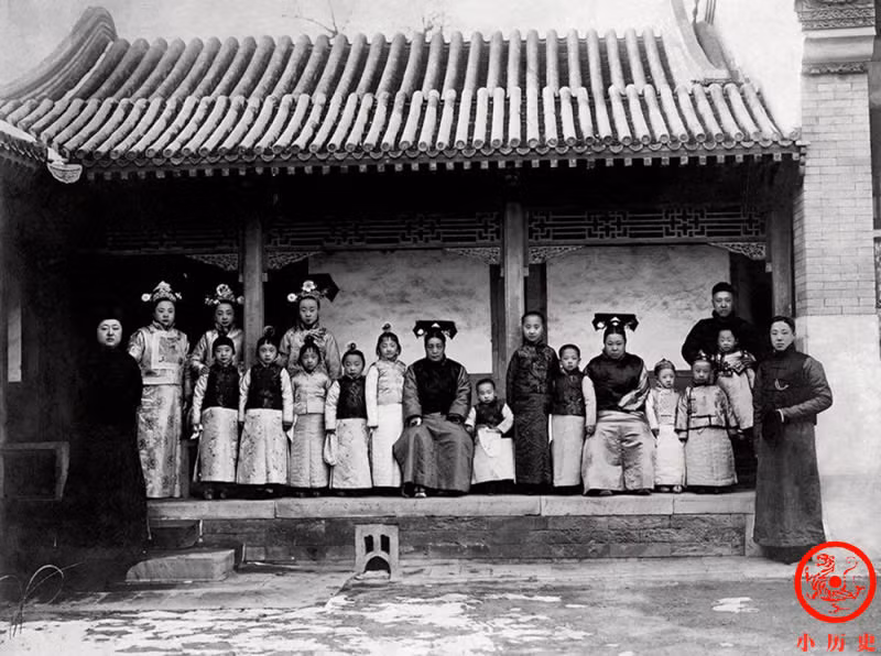 Loat anh hiem ve 3 the he gia dinh Hoang de nha Thanh cuoi cung-Hinh-2