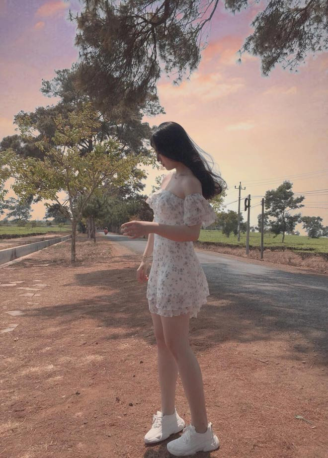 Biết lên cấp 3 phải mặc áo dài, cô gái lột xác đẹp như nàng thơ - Hình 9 Biet len cap 3 phai mac ao dai, co gai lot xac dep nhu nang tho-Hinh-9
