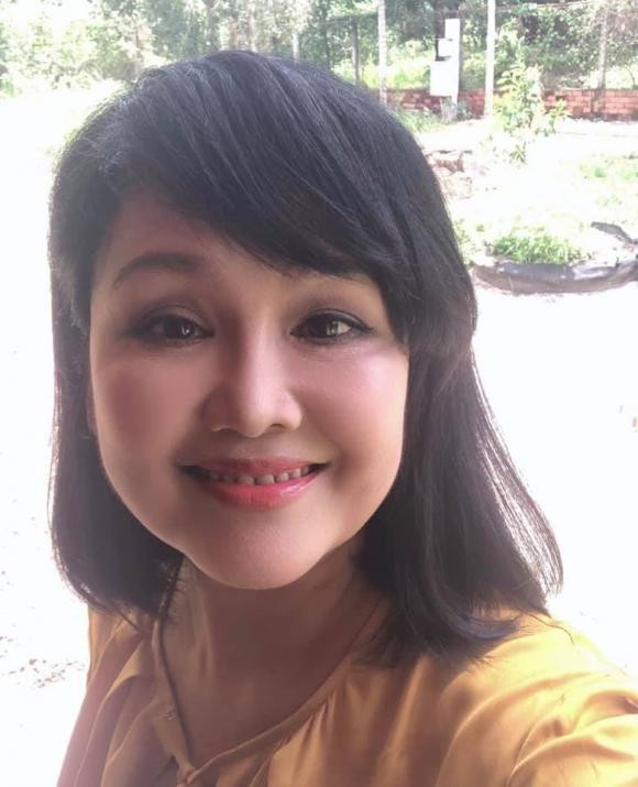 Ngo ngang truoc nhan sac tre trung cua BTV Thu Uyen o tuoi 58