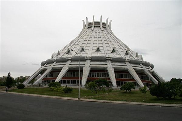 Sân trượt băng Bình Nhưỡng được xây dựng năm 1982 với sức chứa 6.000 người.