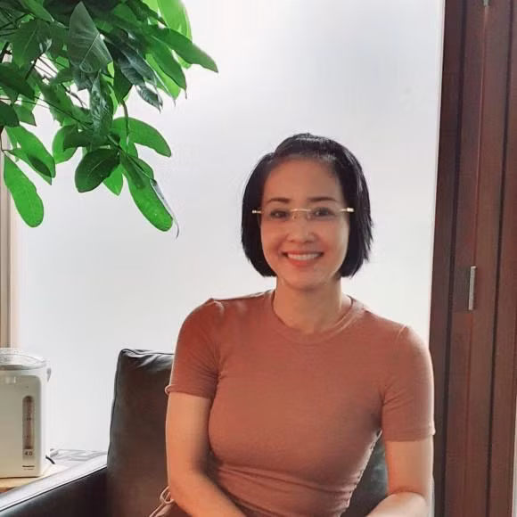 Tu Dua len chuc bo lan 5, cuoc song cua vo cu gio ra sao?-Hinh-13