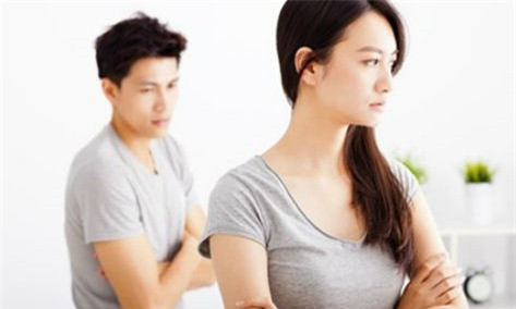 Phu nu lay chong 5-6 nam khong co 200 trieu phong than, lieu co vo dung?