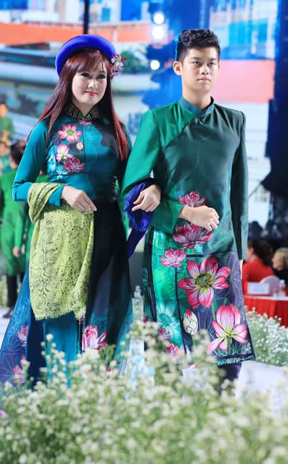 Con trai Hien Mai lot xac ngoan muc: 17 tuoi co chieu cao khung-Hinh-10